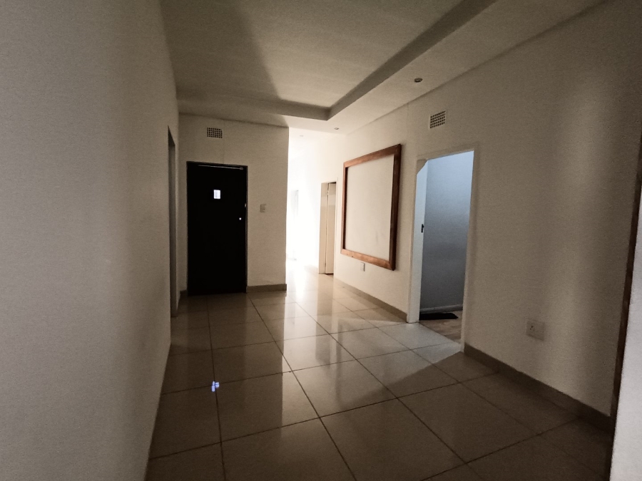 5 Bedroom Property for Sale in Park West Free State